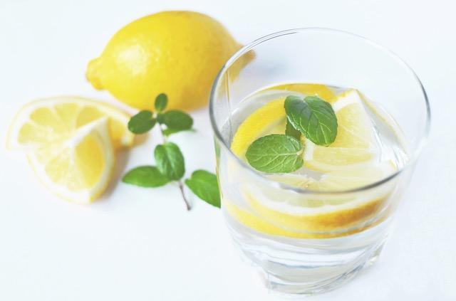 water-drink-fresh-lemons.jpg